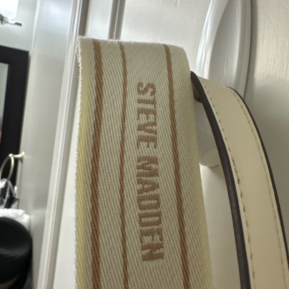 Brand New Steve Madden!!Beige and Tan Women Bag Set. - Picture 7 of 9
